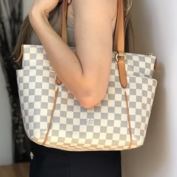 Louis Vuitton Handbags - AUTHENTIC LOUIS VUITTON Damier Totally PM
